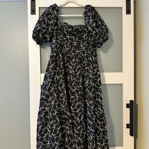 Abercrombie & Fitch Black and White Puff Sleeve Midi Dress